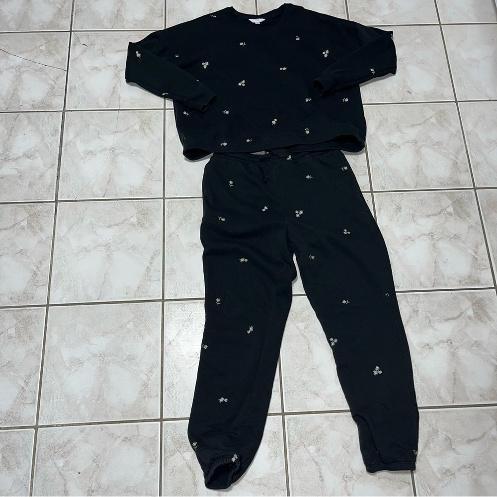 Time and Tru Women's Embroidered Floral Matching Sweats (See Description)